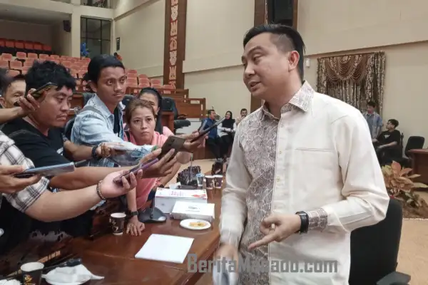 Fraksi NasDem Apresiasi Langkah Yulius Selvanus dan Victor Mailangkay Hadirkan listrik 24 Jam
