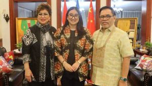 Ini Cara Maya Rumantir Perkenalkan Dinamika Dunia Internasional kepada Kiara Hutasoit
