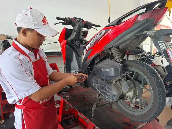 Rawat Motor Honda di AHASS, Dapatkan Promo Menarik