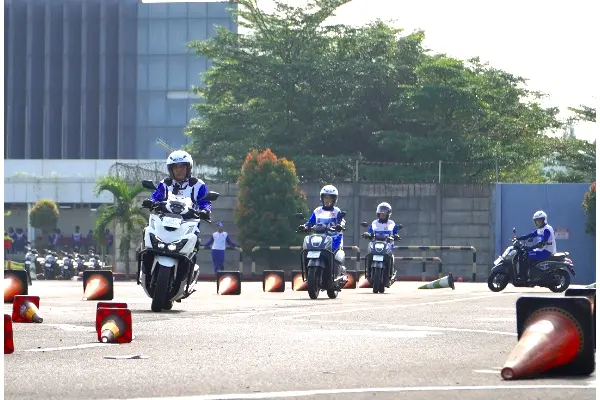 Kembangkan Budaya Keselamatan Berkendara di Safety Riding Camp 2025 Bersama Yayasan AHM