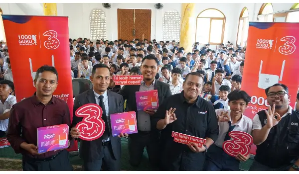 Tri dan 1000 Guru Foundation Salurkan Routers ke 400 Sekolah di Pelosok Negeri