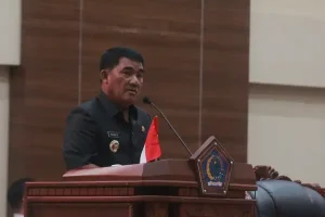 Gubernur Yulius Selvanus Paparkan Skema APBD Perubahan, Ditutup Pake Pantun ‘Indahnya Melihat Senja’