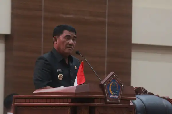 Gubernur Yulius Selvanus Paparkan Skema APBD Perubahan, Ditutup Pake Pantun 'Indahnya Melihat Senja'