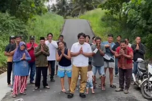 Joune Ganda Tunaikan Janji Kampanye, Warga Tontalete Rok-rok dan Watudambo Bahagia Akses Jalan Mulus