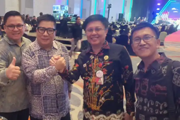 IKM Minut Tembus Pasar Internasional, Novly Wowiling: Komitmen Pemkab 10 IKM Minut Tembus Pasar Internasional, Novly Wowiling: Komitmen Pemkab