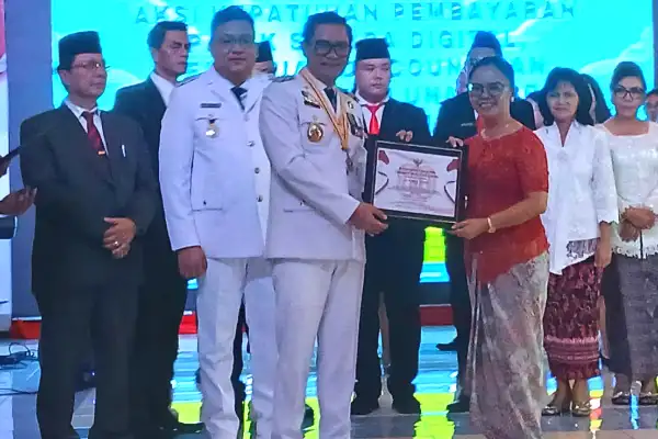 Hebat! SD Inpres Sukur Borong Dua Penghargaan dari Bupati Joune Ganda