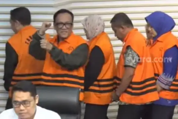 Tersangka KPK, Wamenaker Noel Nangis Pakai Rompi Oranye, Tangan Diborgol