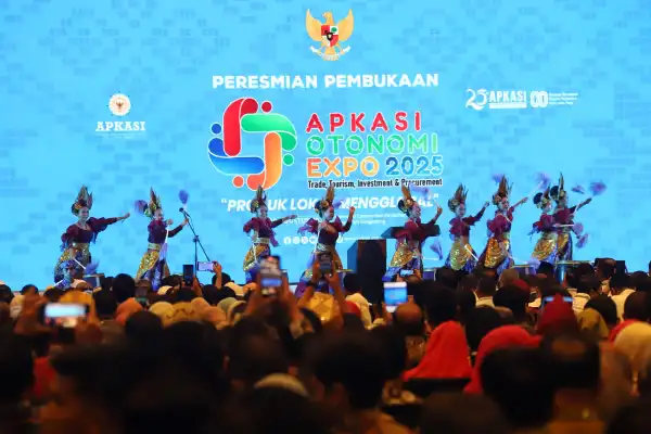Meriah! Presiden Prabowo Buka Apkasi Otonomi Expo 2025 3 Meriah! Presiden Prabowo Buka Apkasi Otonomi Expo 2025