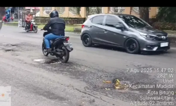 Jalan Nasional Bitung Rusak Parah, Warga Geram BPJN Sulut Dinilai Abai 8 Jalan Nasional Bitung Rusak Parah, Warga Geram BPJN Sulut Dinilai Abai