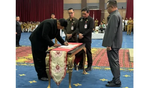 Lantik Sejumlah Pejabat Baru, Richard Sualang: Buktikan Kinerja 9 Lantik Sejumlah Pejabat Baru, Richard Sualang: Buktikan Kinerja