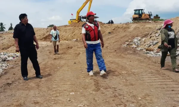 Gunung Sampah Sumompo Mulai Tertata, Kadis DLH Manado Pantau Langsung Controlled Landfill 8 Gunung Sampah Sumompo Mulai Tertata, Kadis DLH Manado Pantau Langsung Controlled Landfill