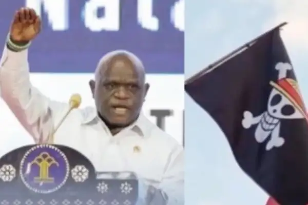 Natalius Pigai Pake Hukum Internasional Larang Pemasangan Bendera 'One Piece'