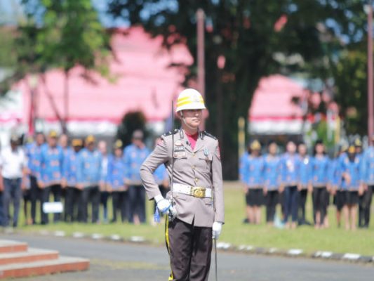Semangat Kemerdekaan Membara, Bupati Thungari Pimpin Upacara HUT ke-80 RI di Gelora Santiago