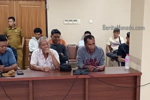Aksi Demo di DPRD Sulut Ancam Eksekusi Lahan di Kelurahan Taas Bakal Berdarah 10 Aksi Demo di DPRD Sulut Ancam Eksekusi Lahan di Kelurahan Taas Bakal Berdarah