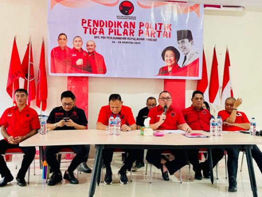 Ketua DPC Ferdy Sondakh: Kader PDI Perjuangan Sangihe Harus Tegak Lurus dan Solid 1 Ketua DPC Ferdy Sondakh: Kader PDI Perjuangan Sangihe Harus Tegak Lurus dan Solid