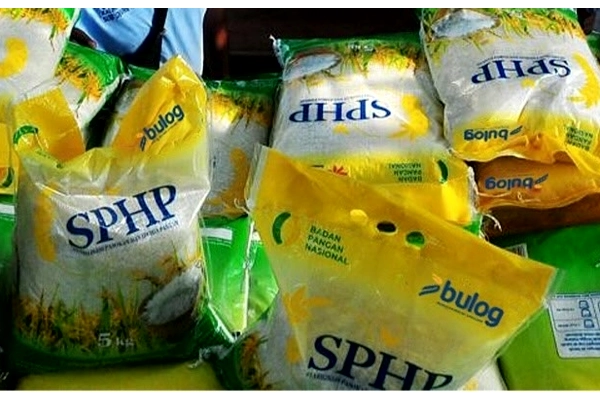 Bulog SulutGo Tegaskan Distribusi Beras SPHP di Pasar Bersehati Sesuai Prosedur