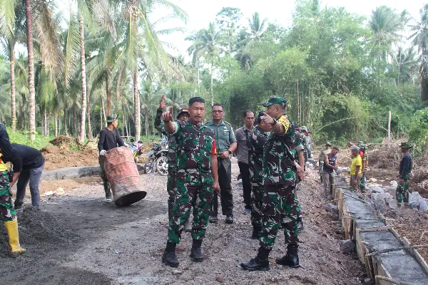 TNI AD Evaluasi TMMD 125 di Manado, Brigjen Agus Apresiasi Pembangunan Jalan