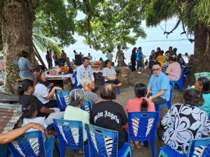Wakil Ketua DPRD Sulut Royke Anter Turun Lapangan! Manado Tua Satu Masih Terisolir