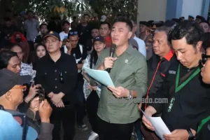 Begini 17 Tuntutan Demo Mahasiswa yang Diterima Langsung Wakil Ketua DPRD Sulut