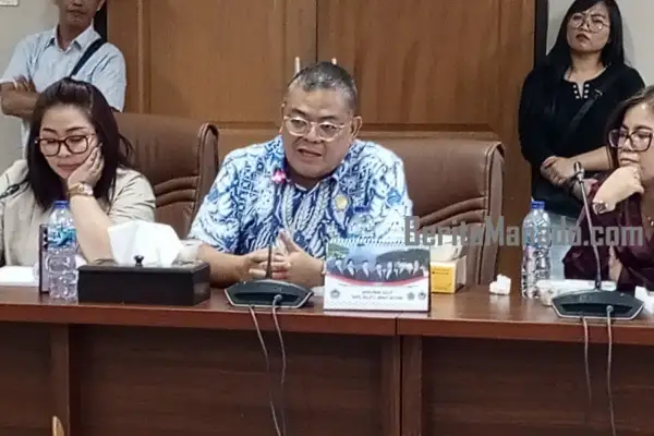 Rapat Pembahasan RTRW, Louis Carl Schramm Perjelas Soal 141 Blok WPR