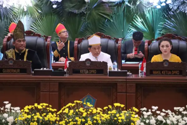 Paripurna Istimewa, Fransiscus Silangen: Perkuat Tekad, Satukan Langkah, Bangun Optimisme Untuk Sulut Maju 2 Paripurna Istimewa, Fransiscus Silangen: Perkuat Tekad, Satukan Langkah, Bangun Optimisme Untuk Sulut Maju