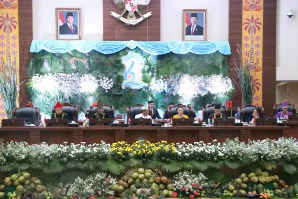 Paripurna Istimewa, Fransiscus Silangen: Perkuat Tekad, Satukan Langkah, Bangun Optimisme Untuk Sulut Maju 3 Paripurna Istimewa, Fransiscus Silangen: Perkuat Tekad, Satukan Langkah, Bangun Optimisme Untuk Sulut Maju