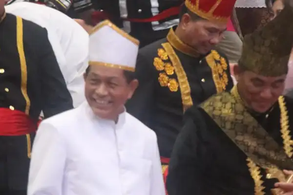 Paripurna Istimewa, Fransiscus Silangen: Perkuat Tekad, Satukan Langkah, Bangun Optimisme Untuk Sulut Maju 4 Paripurna Istimewa, Fransiscus Silangen: Perkuat Tekad, Satukan Langkah, Bangun Optimisme Untuk Sulut Maju