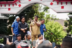 Yulius Selvanus Bikin Kejutan di Tengah Aksi Buruh Sulut, Dialog Hangat Jadi Sorotan