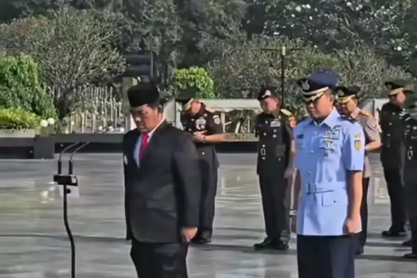 Gubernur Yulius Selvanus Ziarah ke TMP Kalibata Jelang HUT ke-61 Provinsi Sulut
