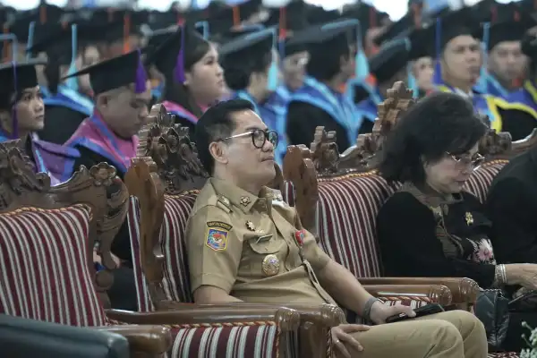 Joune Ganda Hadiri Wisuda Jajaran, Tegaskan Magister Syarat Naik Jabatan