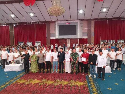 Ratusan Pemuda Lintas Agama di Manado Resmi Jadi Duta Kerukunan, Begini Pesan Andrei Angouw