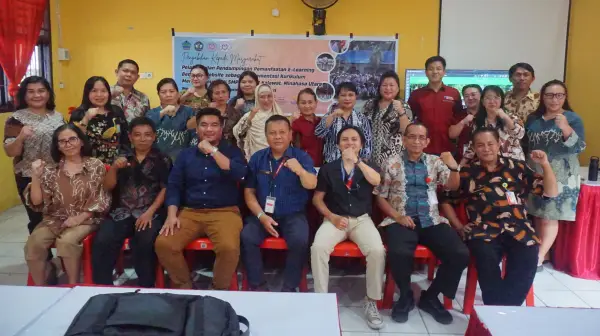 Dosen Sistem Informasi UNSRAT Wujudkan Sekolah Digital di SMPN 2 Kalawat