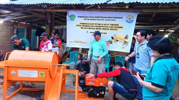 Inovasi Mesin Cuci Wortel Fakultas Pertanian UKDLSM Bikin Panen Petani Rurukan Makin Efisien