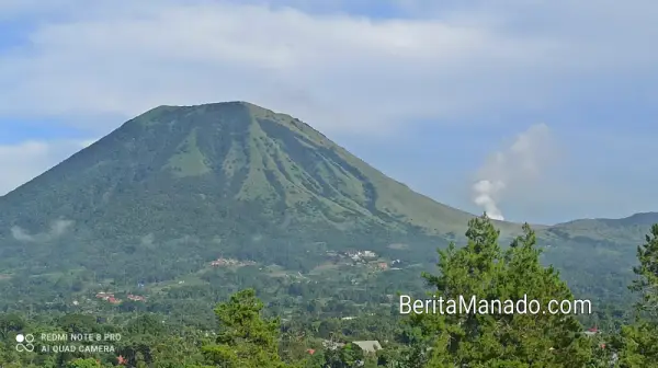 Aktivitas Meningkat, Gunung Lokon Terpantau Pasang CCTV Pemantau Kawah