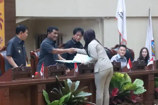Nyaman Bekerja Bersama DPRD, Gubernur Yulius Selvanus Terima Hampir 1000 Aspirasi Hasil Reses