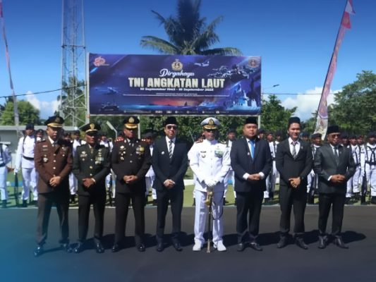 Perkuat Sinergi, Bupati Michael Thungari Hadiri Upacara HUT ke-80 TNI AL 8 Perkuat Sinergi, Bupati Michael Thungari Hadiri Upacara HUT ke-80 TNI AL