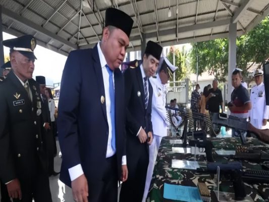 Perkuat Sinergi, Bupati Michael Thungari Hadiri Upacara HUT ke-80 TNI AL 9 Perkuat Sinergi, Bupati Michael Thungari Hadiri Upacara HUT ke-80 TNI AL