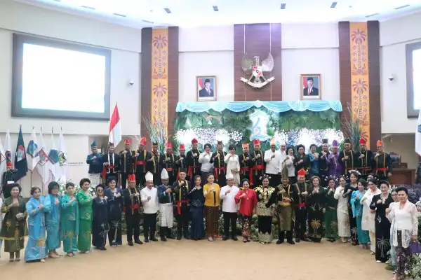 Paripurna Istimewa, Fransiscus Silangen: Perkuat Tekad, Satukan Langkah, Bangun Optimisme Untuk Sulut Maju 9 Paripurna Istimewa, Fransiscus Silangen: Perkuat Tekad, Satukan Langkah, Bangun Optimisme Untuk Sulut Maju