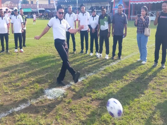 Bupati Michael Thungari Resmi Membuka Turnamen Sepak Bola Dandim Cup 2025