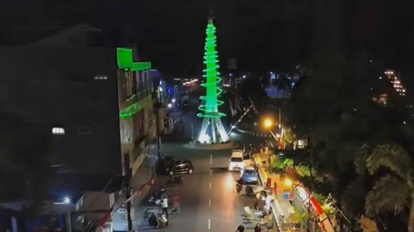 Kawasan Lapangan Sam Ratulangi Tondano Kini Jadi Pusat Kuliner 11 Kawasan Lapangan Sam Ratulangi Tondano Kini Jadi Pusat Kuliner