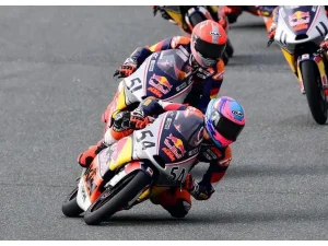 Cetak Sejarah! Pembalap Astra Honda Raih Runner Up di RBRC 2025