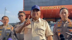 Prabowo ke Kapolri: ‘Saya Minta Semua Petugas Dinaikkan Pangkat Luar Biasa!’