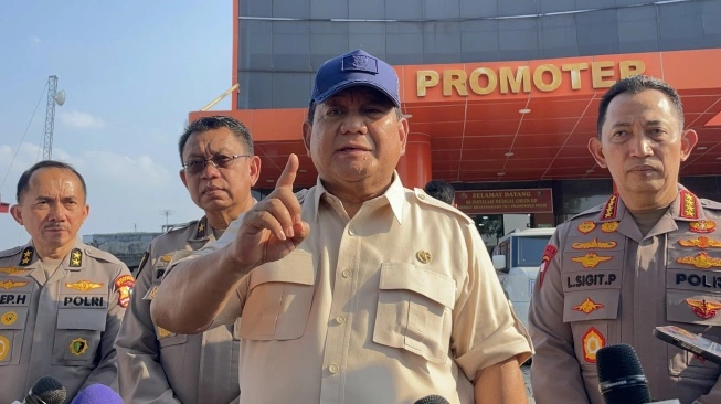 Prabowo ke Kapolri: 'Saya Minta Semua Petugas Dinaikkan Pangkat Luar Biasa!'