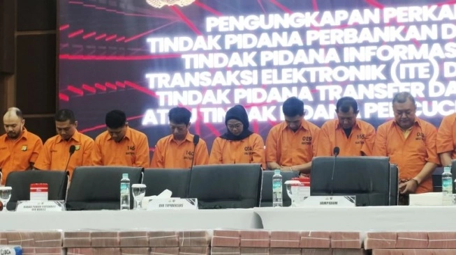Ngeri! Sindikat Bobol Rp204 Miliar Hanya dalam 17 Menit, Kacab Bank Sampai Diancam