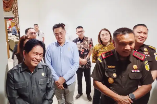 Ketua DPRD Fransiscus Andi Silangen Sambut Hangat Kejati Sulut Baru Dalam Keakraban