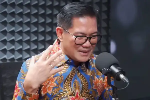 Di Tengah Keterbatasan Anggaran, Bupati Joune Ganda Prioritaskan Perbaikan Jalan dan Fasilitas Dasar Sekolah