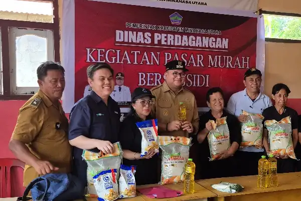 Kevin Lotulung Jualan Pangan Murah di Pulau Mantehage, Warga Gembira