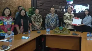 KPK Apresiasi Kepemimpinan Bupati Joune Ganda Amankan Aset, Kaban BKAD Carla Sigarlaki Dipuji