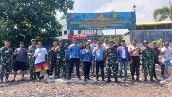 DLH Bersama Kodim 1309 Manado Gelar Penanaman Pohon dan Bersih Pantai 11 DLH Bersama Kodim 1309 Manado Gelar Penanaman Pohon dan Bersih Pantai