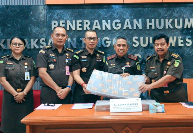 Satu Tersangka Korupsi UNSRAT Kembalikan Uang Kerugian Negara Sebesar 2 Miliar